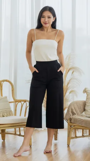 An Essential Mid-length Culottes in Black [ONLINE ONLY]