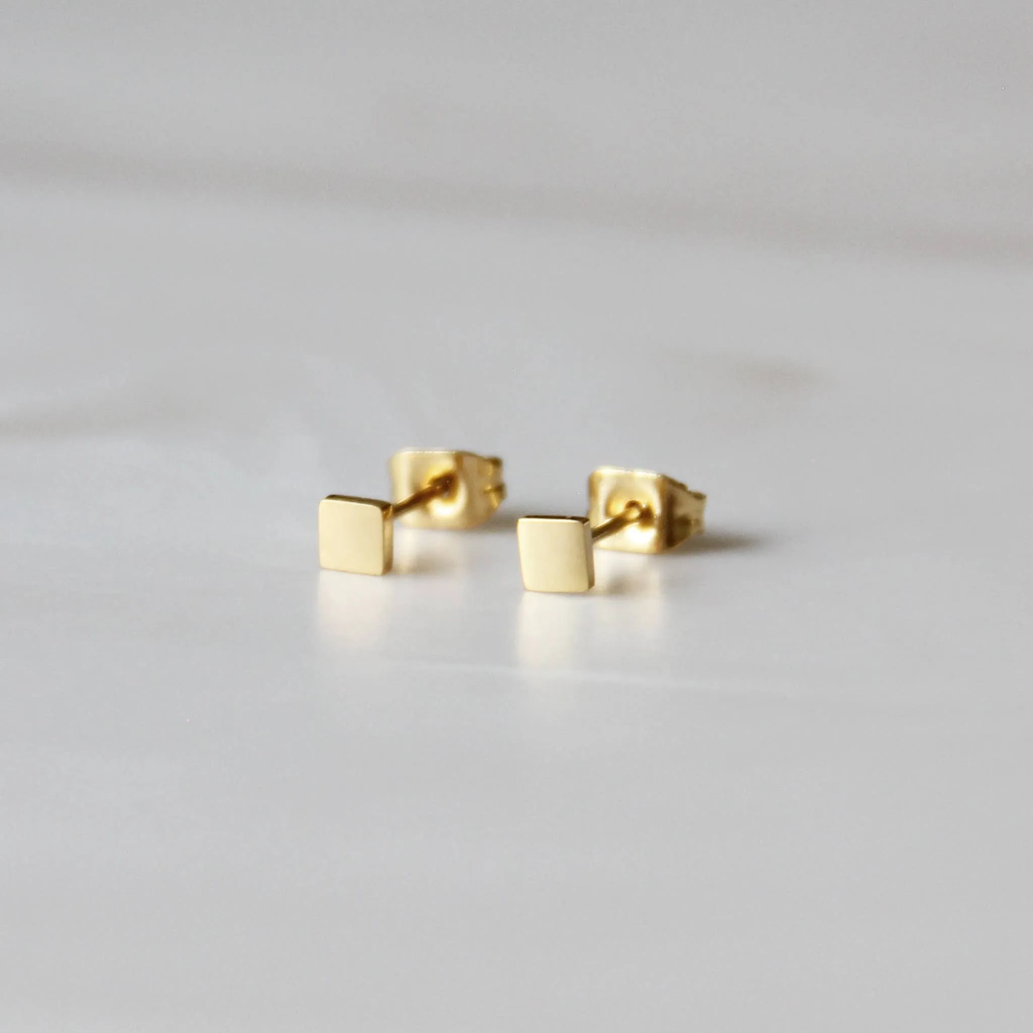 MAIVE - Square Studs