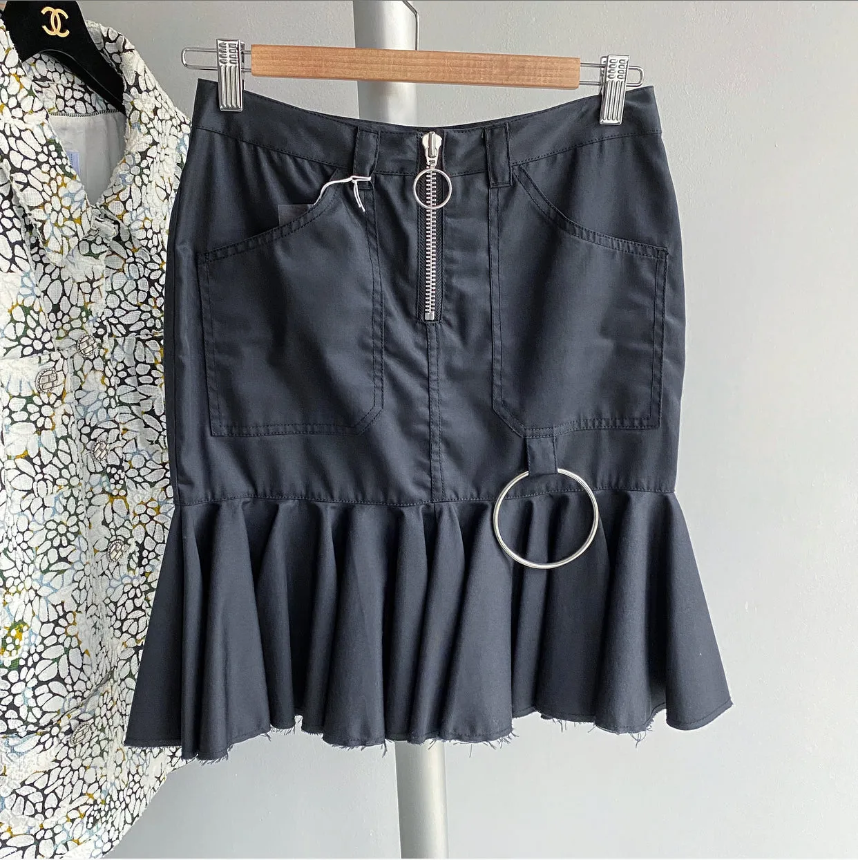 Marques Almeida Black Cotton Ruffle Skirt with Metal O Ring - XS