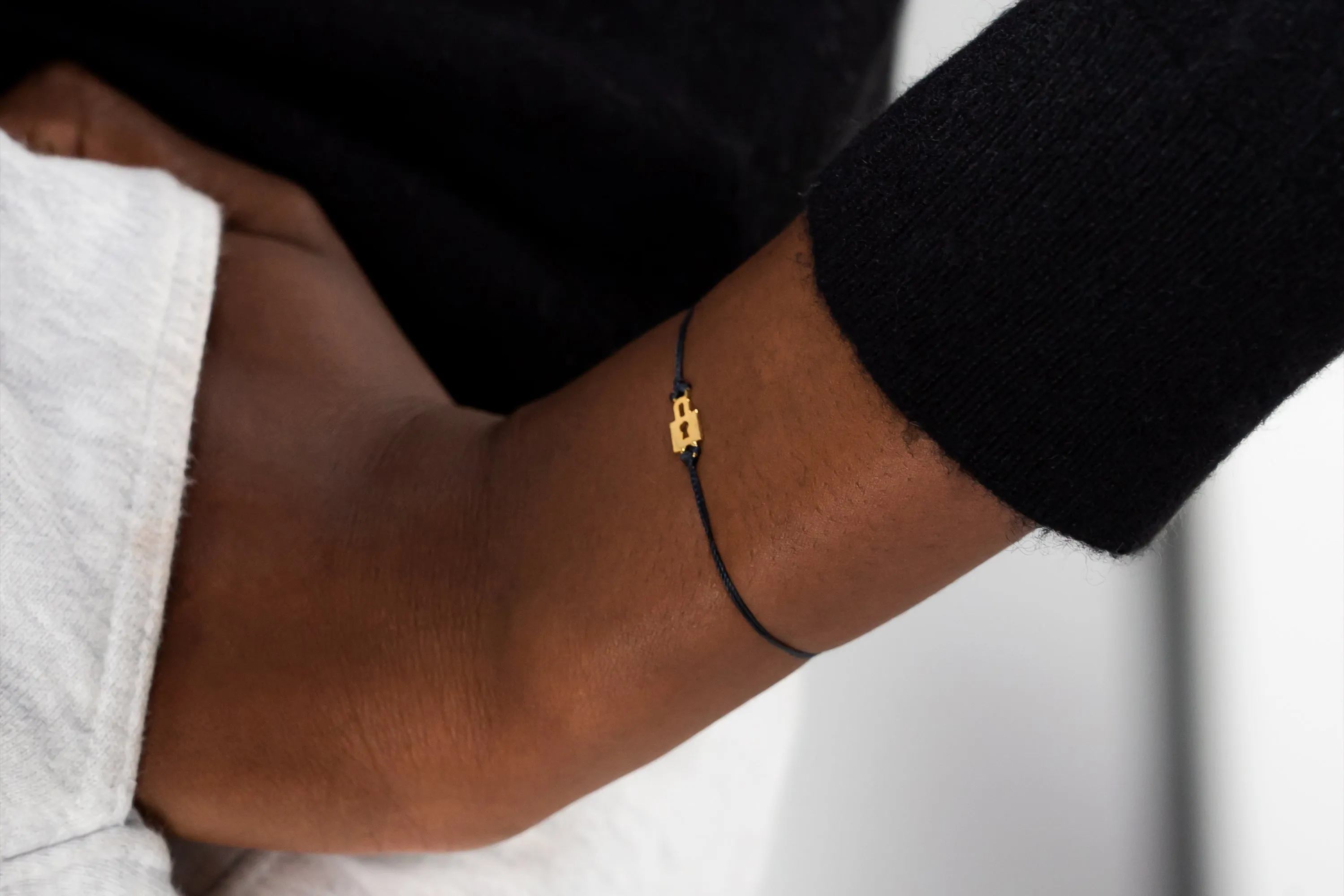 VITAMIN Gold Thread Bracelet Black Lock (14K)
