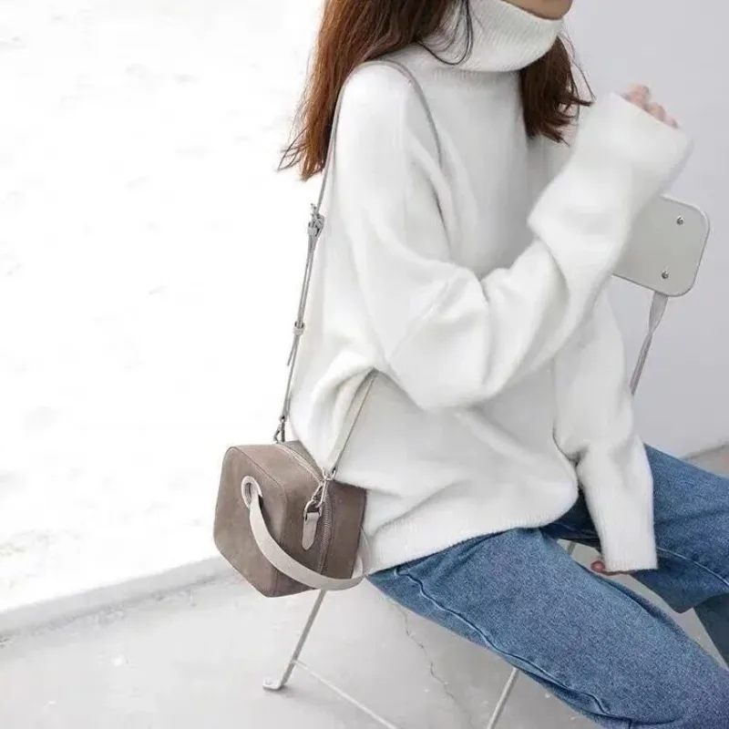 Women's Comfortable Oversized Soft Knitted Turtleneck Jumper | Ideal for Autumn/Winter