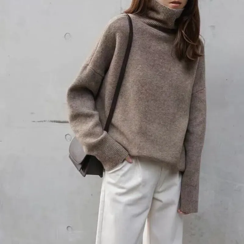 Women's Comfortable Oversized Soft Knitted Turtleneck Jumper | Ideal for Autumn/Winter